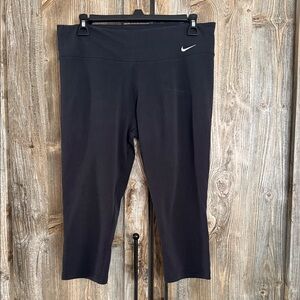 Nike Black Cropped Leggings